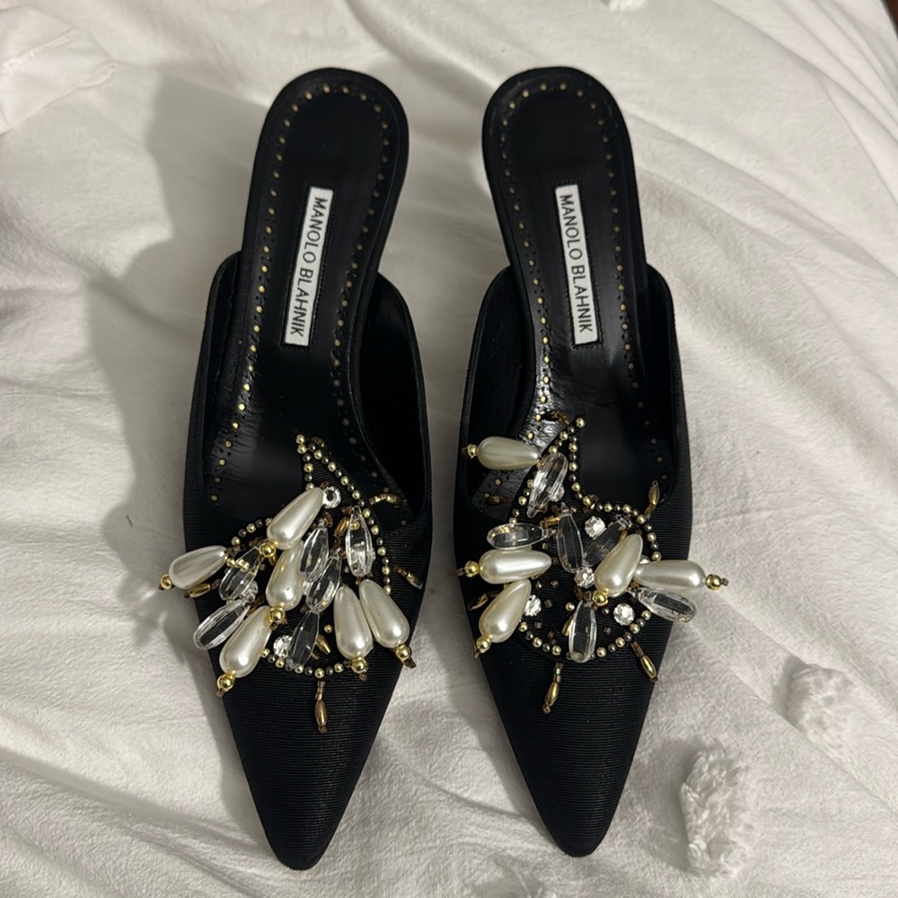 Manolo  Blahnik kitten heels
